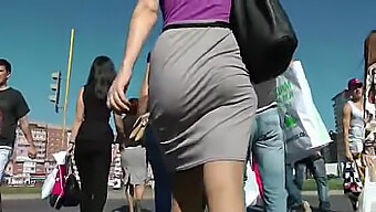 Sexy Streetwalkers Show Off Their Bouncing Booties And Shake Their Asses