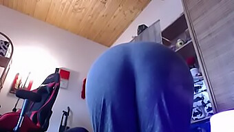 Amazing Italian Babe With A Big Ass Loves To Fart