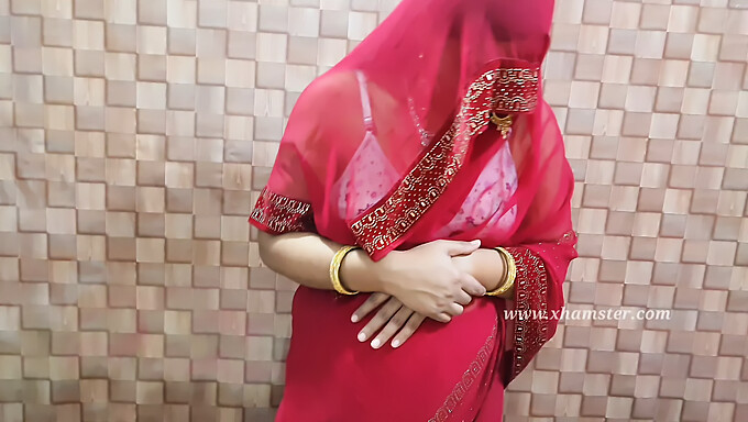 Handjob og oralsex med en Desi Bhabhi: En landsbypars hemmelighed