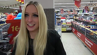 Lucyjina Pustolovščina Na Prostem V Supermarketu Vodi Do Divjega Analnega Seksa In Cumshota