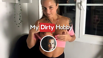 ثديي آريا لاروكا الصغيرة ترتد عندما تأخذ قضيبًا كبيرًا في Mydirtyhobby