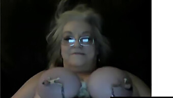 Mature Cam Star'S Hd Webcam Session With Bbw Fans