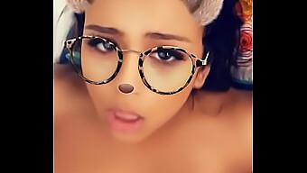 Một Bà Mẹ Dâm Đãng Bị Đụ Bởi Chị Họ Trên Snapchat