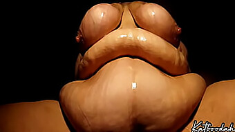 Una Milf Amateur Con Grandes Tetas Es Adorada En Un Video Húmedo De Fetiches