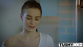 Lana Rhoadeds'in amına boşalma bu tam uzunlukta video