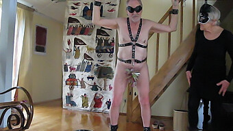 Amateur Bdsm Met Ball Bondage En Spanking