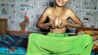 Indian 18-Year-Old Babes In Amateur Old And Young Action